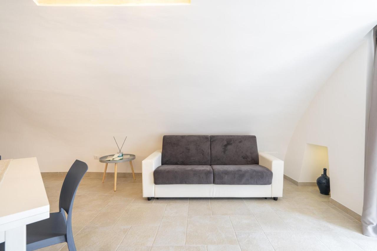 Suite La Scala Del Borgo チステルニーノ エクステリア 写真